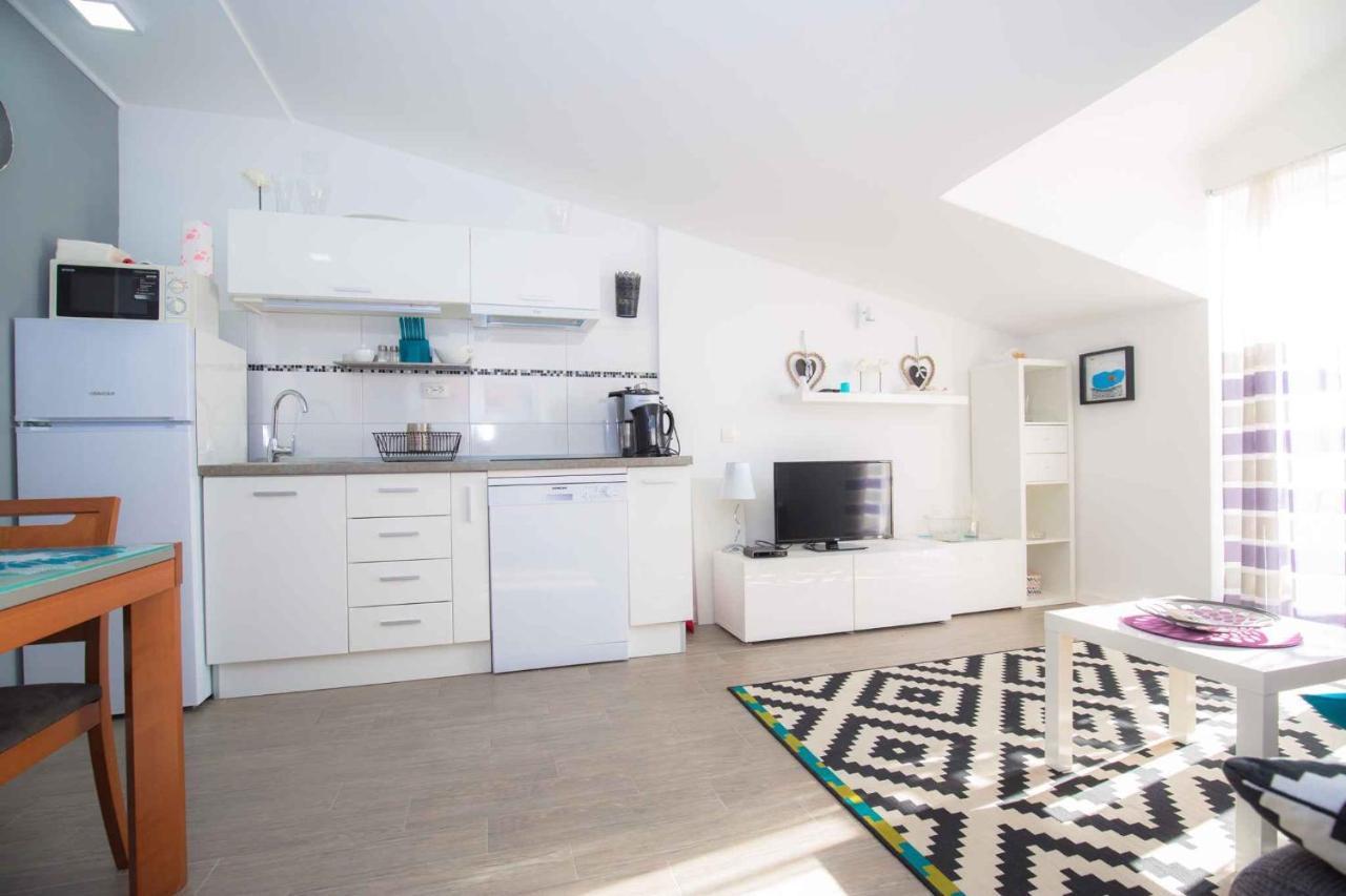 Apartments In Rogoznica 36019 エクステリア 写真
