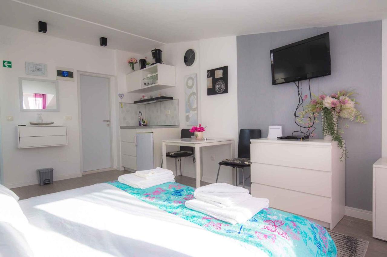 Apartments In Rogoznica 36019 エクステリア 写真