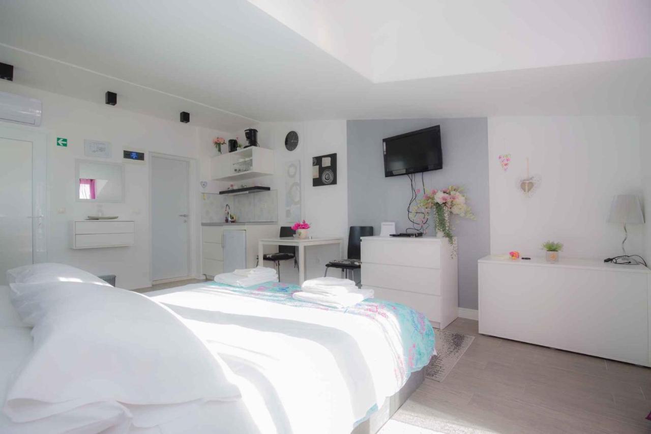 Apartments In Rogoznica 36019 エクステリア 写真