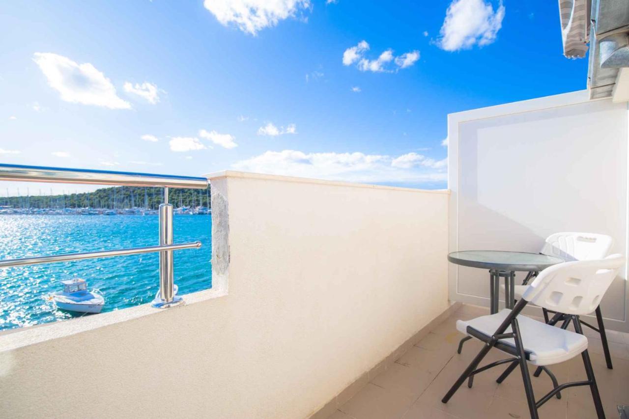 Apartments In Rogoznica 36019 エクステリア 写真