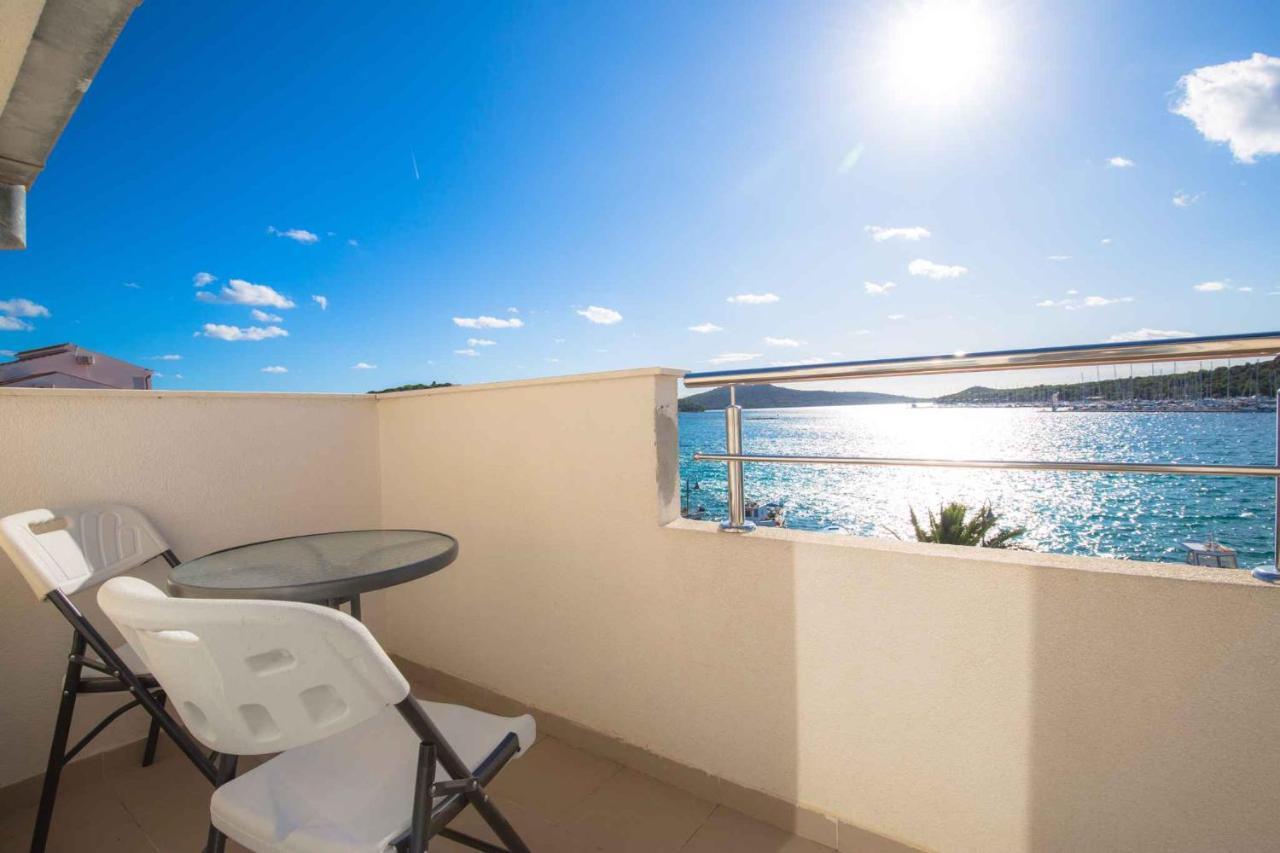 Apartments In Rogoznica 36019 エクステリア 写真