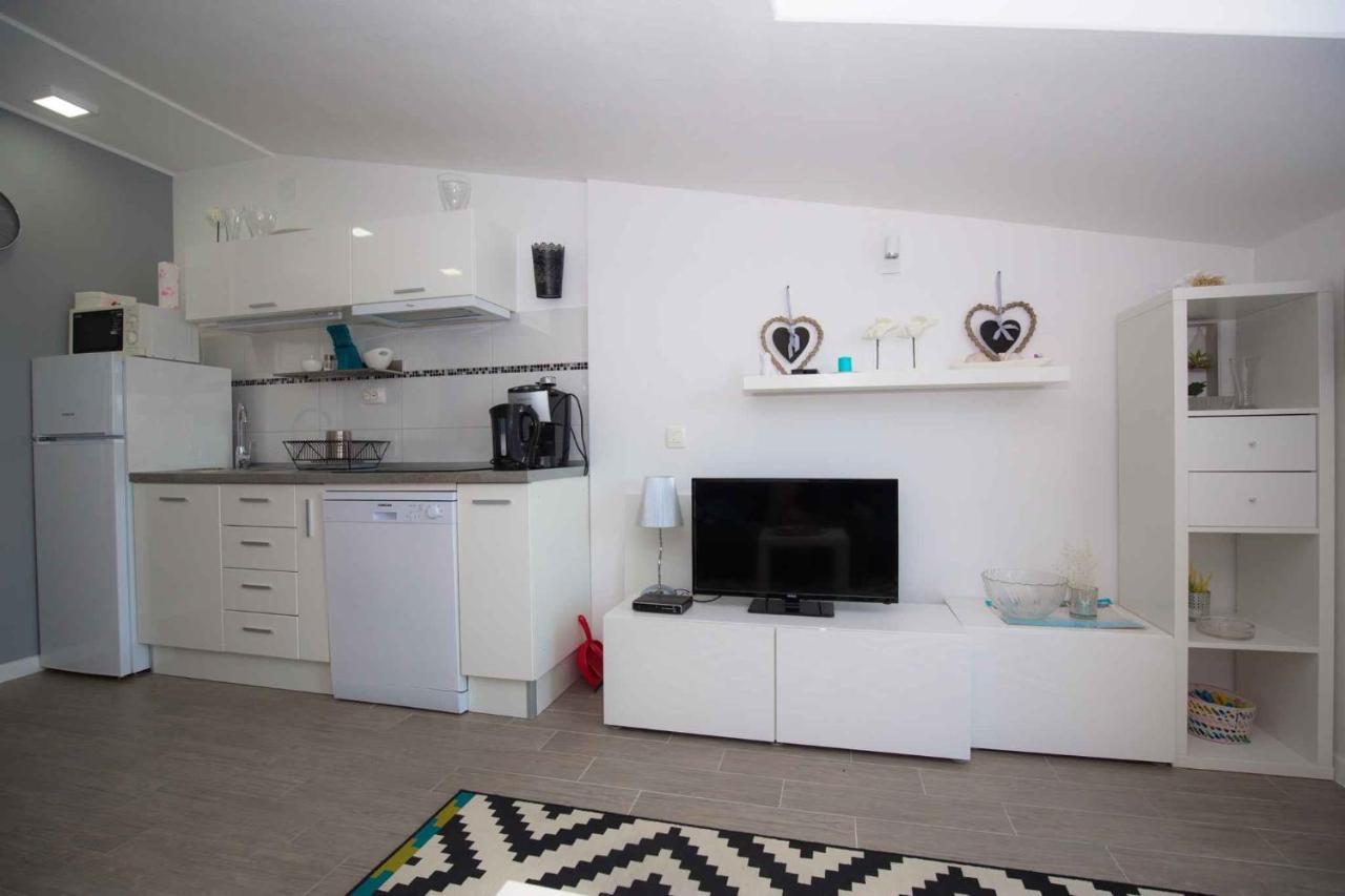 Apartments In Rogoznica 36019 エクステリア 写真