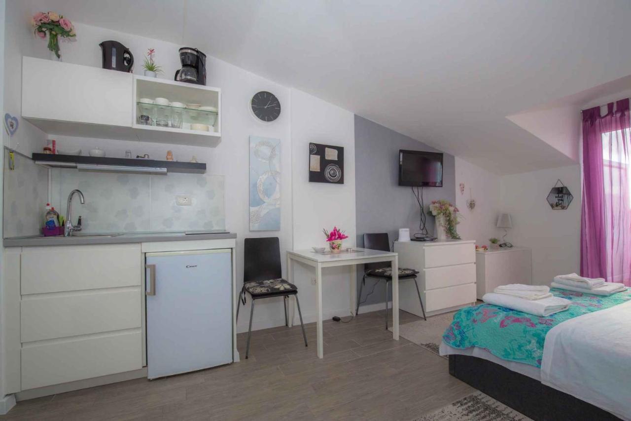 Apartments In Rogoznica 36019 エクステリア 写真