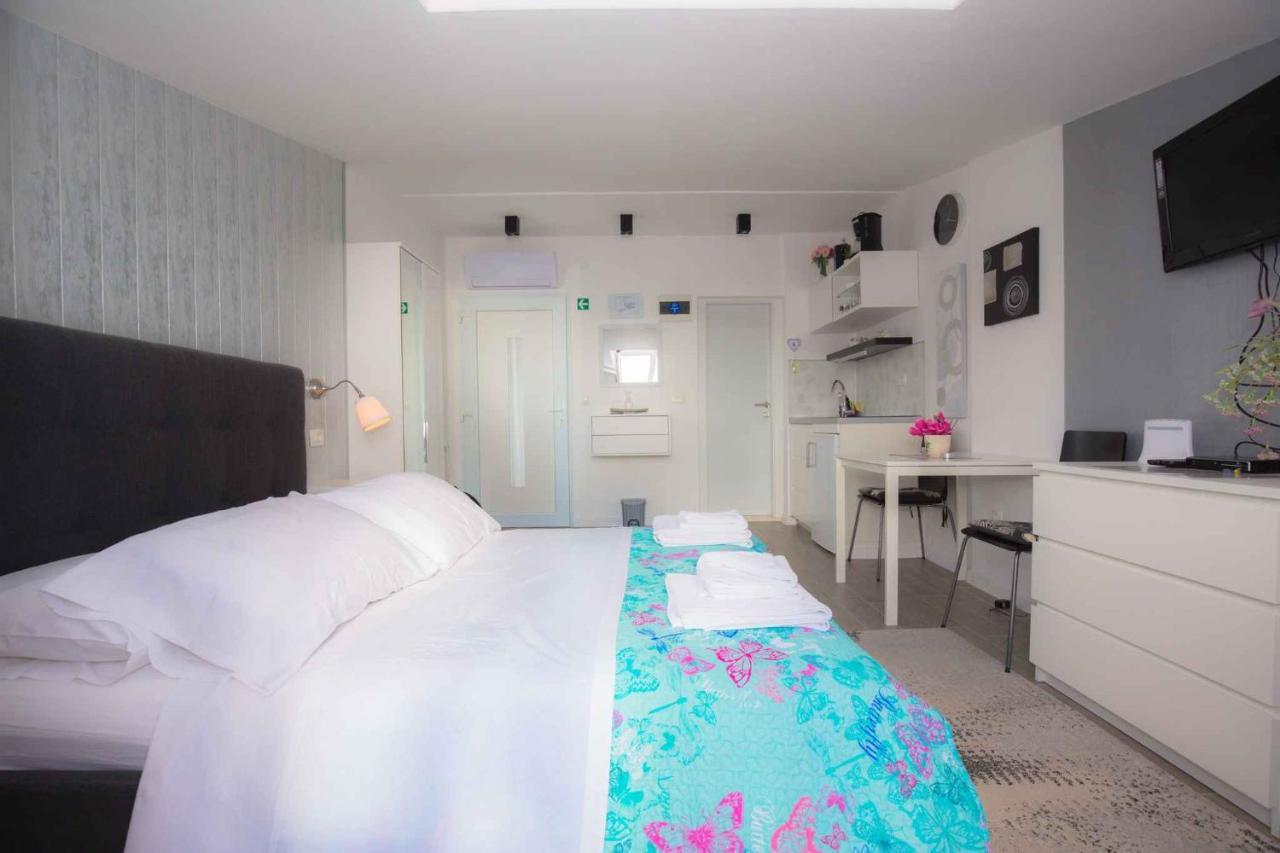 Apartments In Rogoznica 36019 エクステリア 写真