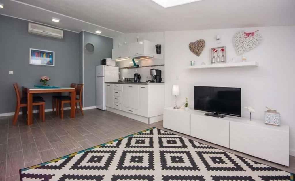 Apartments In Rogoznica 36019 エクステリア 写真