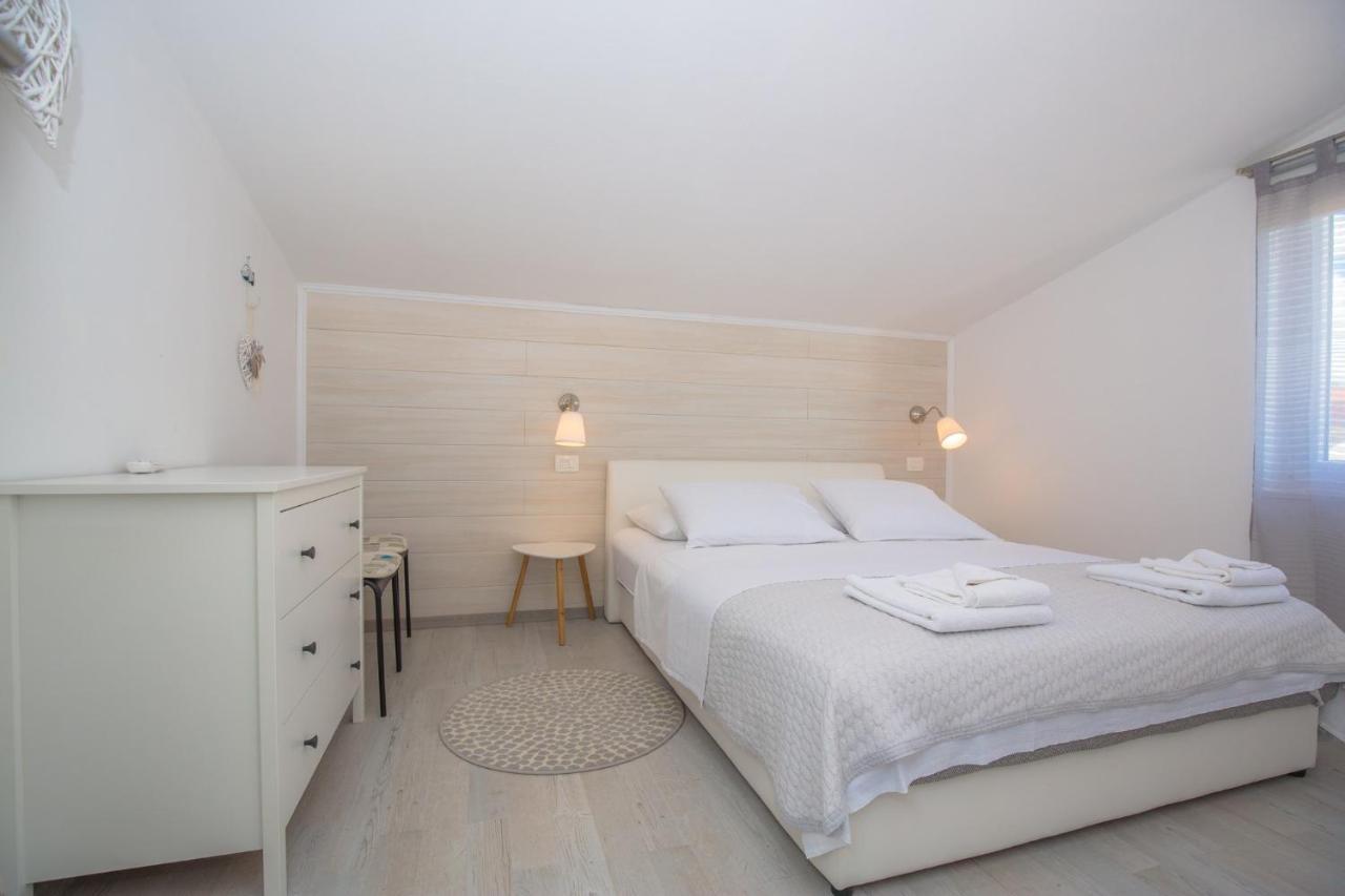 Apartments In Rogoznica 36019 エクステリア 写真
